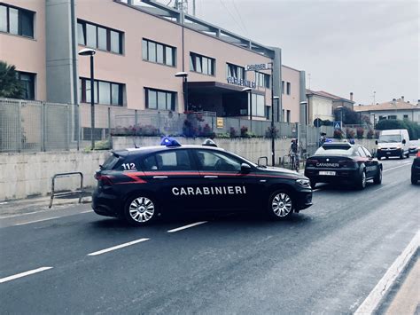 Duro Colpo Allo Spaccio I Carabinieri Arrestano 7 Persone E Ne