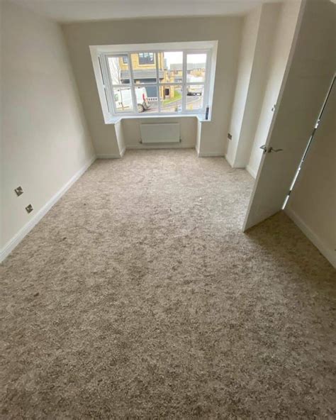 how much to charge to install carpet