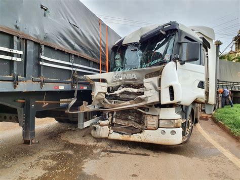 Colisão entre carretas deixa BR 163 em Sorriso interditada Só Notícias