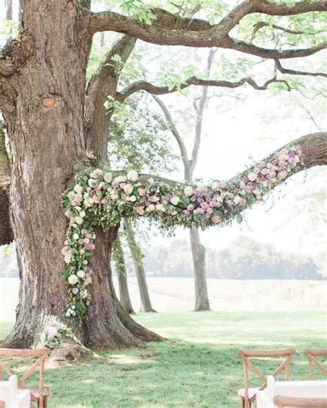 Wedding Arches That Will Instantly Upgrade Your Ceremony In