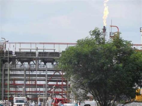 Clausuran Refiner A De Cadereyta