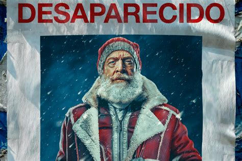 Dwayne Johnson y Chris Evans deben salvar a Santa Claus en el tráiler