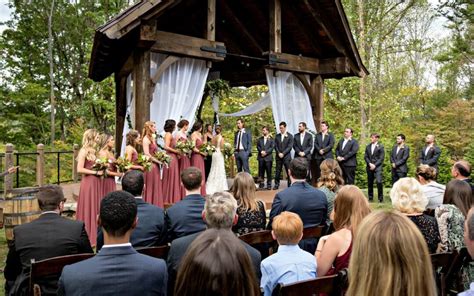 Smoky Mountain Outdoor Wedding Venues | Dancing Bear Lodge