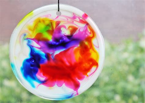 12 VIBRANT RAINBOW ART PROJECTS