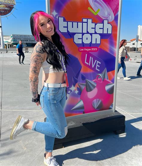 Shark 🦈 twitch streamer | Dreaming of a *not* white Christmas (…because