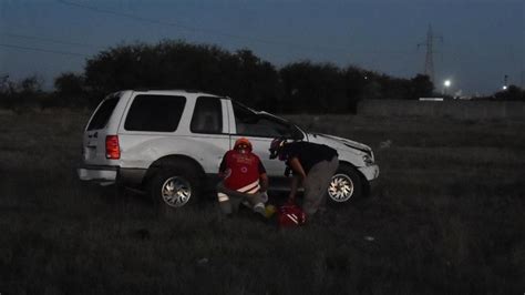 Accidente En Irapuato Conductor Muere Al Volcar Camioneta En