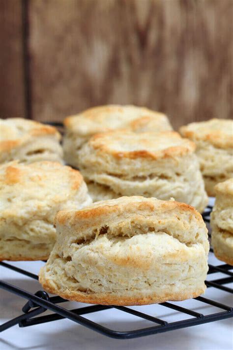 Easy Buttermilk Biscuits Recipe