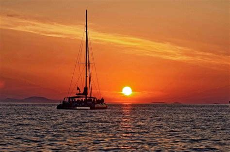 Croisière Catamaran White beach Red beach coucher de soleil