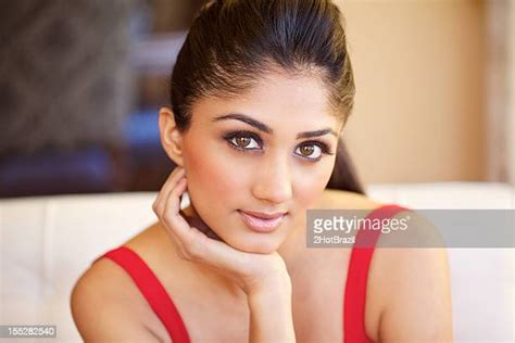 Hot Indian Model Photos Et Images De Collection Getty Images