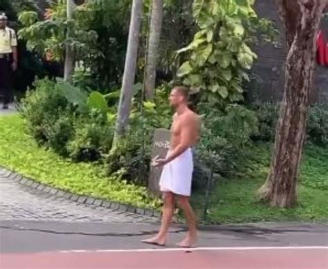 Viral Bule Di Bali Keluyuran Cuma Pakai Handuk Acungkan Jari Tengah Ke