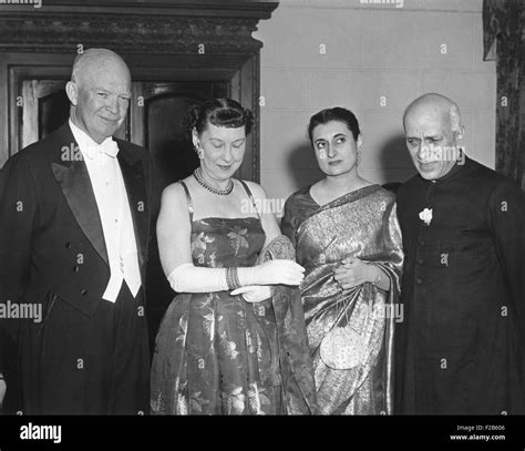 Jawaharlal Nehru Indira Gandhi Fotos Und Bildmaterial In Hoher