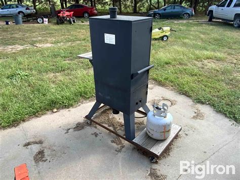 Smoke Hollow Wood Smoker Bigiron Auctions