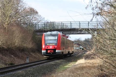 Marode Bahnbrücke in Teterow steht noch länger