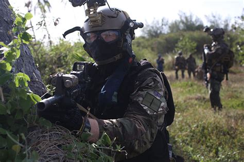 Breaking Down The British Elite Forces The Royal Marine Commandos Rm