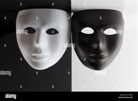 Drama masks black and white hi-res stock photography and images - Alamy