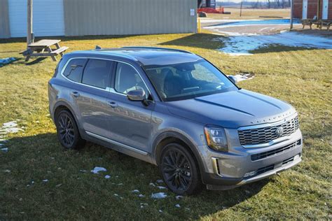 2020 Kia Telluride versus 2020 Hyundai Palisade: Sibling Rivalry