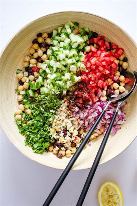 Balela Salad Middle Eastern Chickpea Salad The Simple Veganista