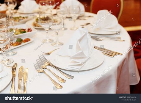 Place Setting Restaurant Formal Dinner Stock Photo 2097638398 ...