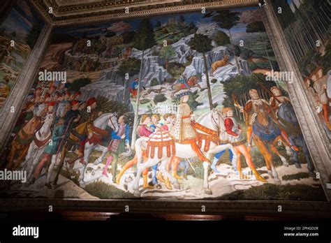 Benozzo Gozzoli's Procession of the Magi fresco in the Medici Chapel in ...