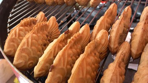 Yummy Bungeoppang Fish Shaped Pastry Filled With Red Bean Paste 맛있는