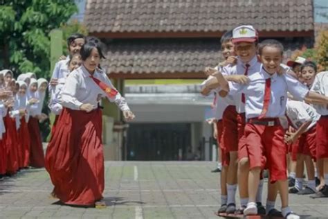 Regulasi Baru Pemerintah Persilahkan Orang Tua Daftarkan Anak Ke