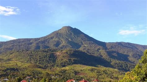 Mount Marapi Mountain Photo by Yuda P Pura | 7:20 am 20 Dec 2022