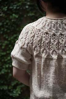 Ravelry Aiko Top Pull Over Pattern By Elly Coa