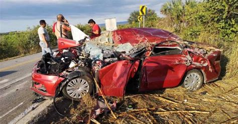 Familia Casi Muere Aplastada Por Cami N Ca Ero En La Carretera Valles Mante