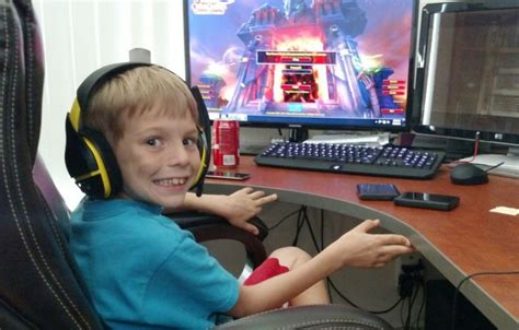 image   playing wow      play runescape