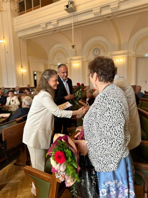 De Cupluri Din Oradea Au S Rb Torit Nunta De Aur Oradea Ro