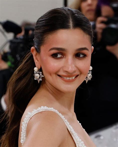 Pin By Tasmia Taranum On Alia Bhatt Beautiful Indian Actress Most