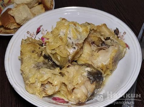 Минтай с луком тушеный в сливочном масле рецепт пошаговый с фото ...