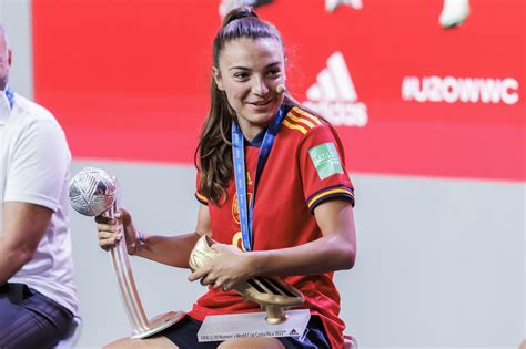 Fotos Fotos La selección femenina sub 20 recibe el homenaje del