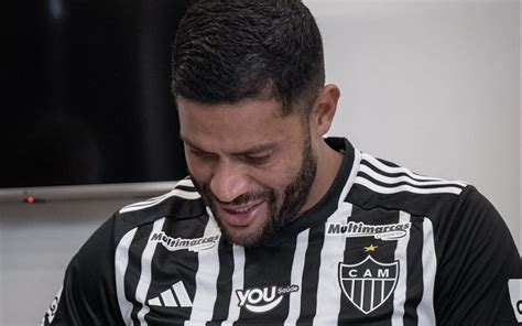 Atlético MG renova contrato Hulk ídolo do clube