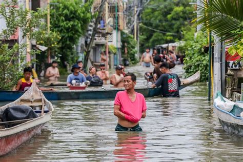 Inundaciones En Varias Regiones De China Por El Paso Del Tifón Doksuri