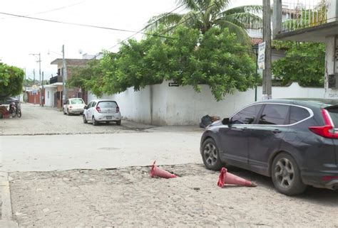 Socavón en Jarretaderas pone en riesgo a conductores