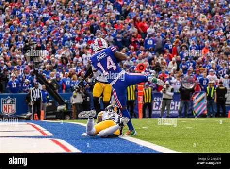 Orchard Park New York Usa 9th Oct 2022 October 9th 2022 Buffalo Bills Wide Receiver Stefon