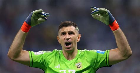 Aston Villa Keeper Emi Martinez Raises Thousands With Classy World Cup