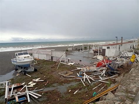 Maltempo Mareggiate A Santa Margherita Danni A Un Lido