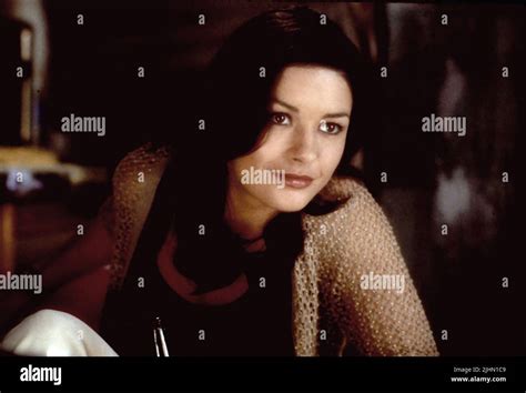 CATHERINE ZETA JONES, ENTRAPMENT, 1999 Stock Photo - Alamy