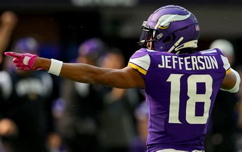 3 Best Prop Bets For Minnesota Vikings Vs Washington Commanders In Week 9