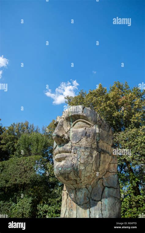 Giant Cracked Face Statue By Igor Mitoraj Tyndareus Boboli Garden