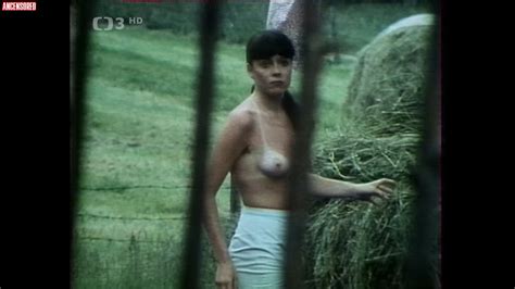 Magda Šputová Nuda ~30 Anni In Jahody Na Stéble Trávy