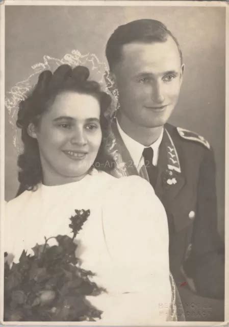 FOTO WK2 SOLDAT Der Luftwaffe Mit Dame Im Portrait N 50273 EUR 19 90