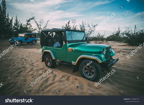 Restored Retro Jeep Willis During American Foto De Stock 1795585774 Shutterstock