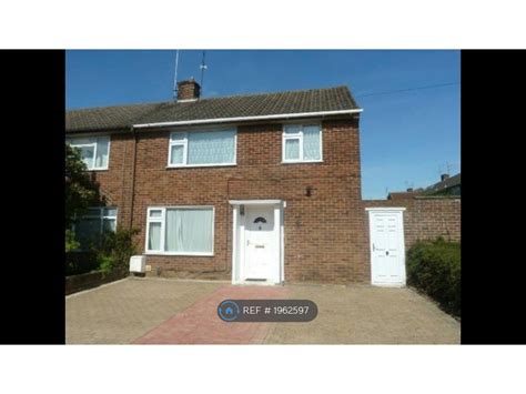 3 Bed Semi Detached House To Rent In Rosedale Crescent Earley Reading