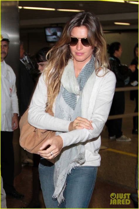 Gisele Bundchen Topless For French Vogue Photo Bikini Gisele Bundchen Magazine