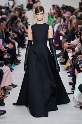 Pierpaolo Piccioli Glamorizes The Goth Look For Valentino Fall