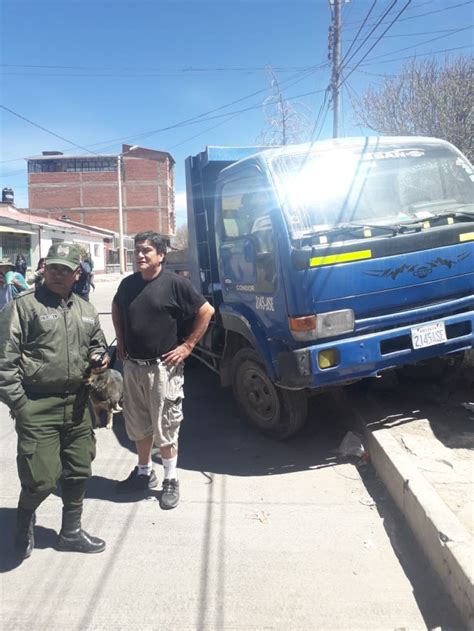 Vehículo Sin Chofer Se Desliza Y Choca Contra Una Casa