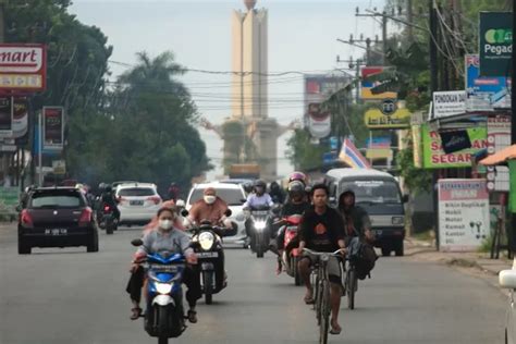 Naik Tugu Simpang Empat Banjarbaru Bakal Dilarang Radar Banjarmasin